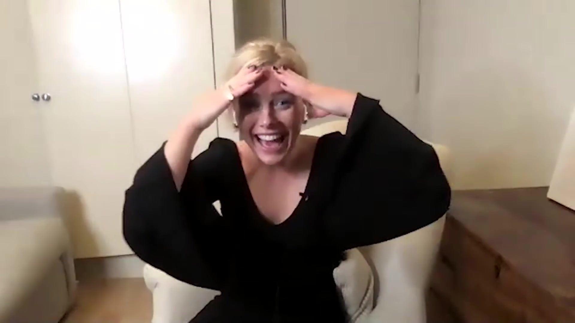 BadKissing_FateCastJuicyQuestionsFilming21_367.jpg