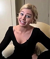 BadKissing_FateCastJuicyQuestionsFilming21_592.jpg
