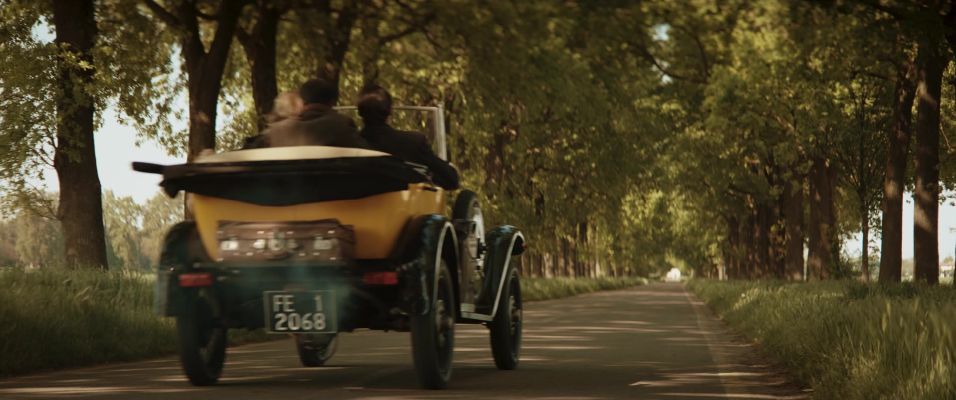 Lamborghini_The_Man_Behind_the_Legend_1080p_001413.jpg