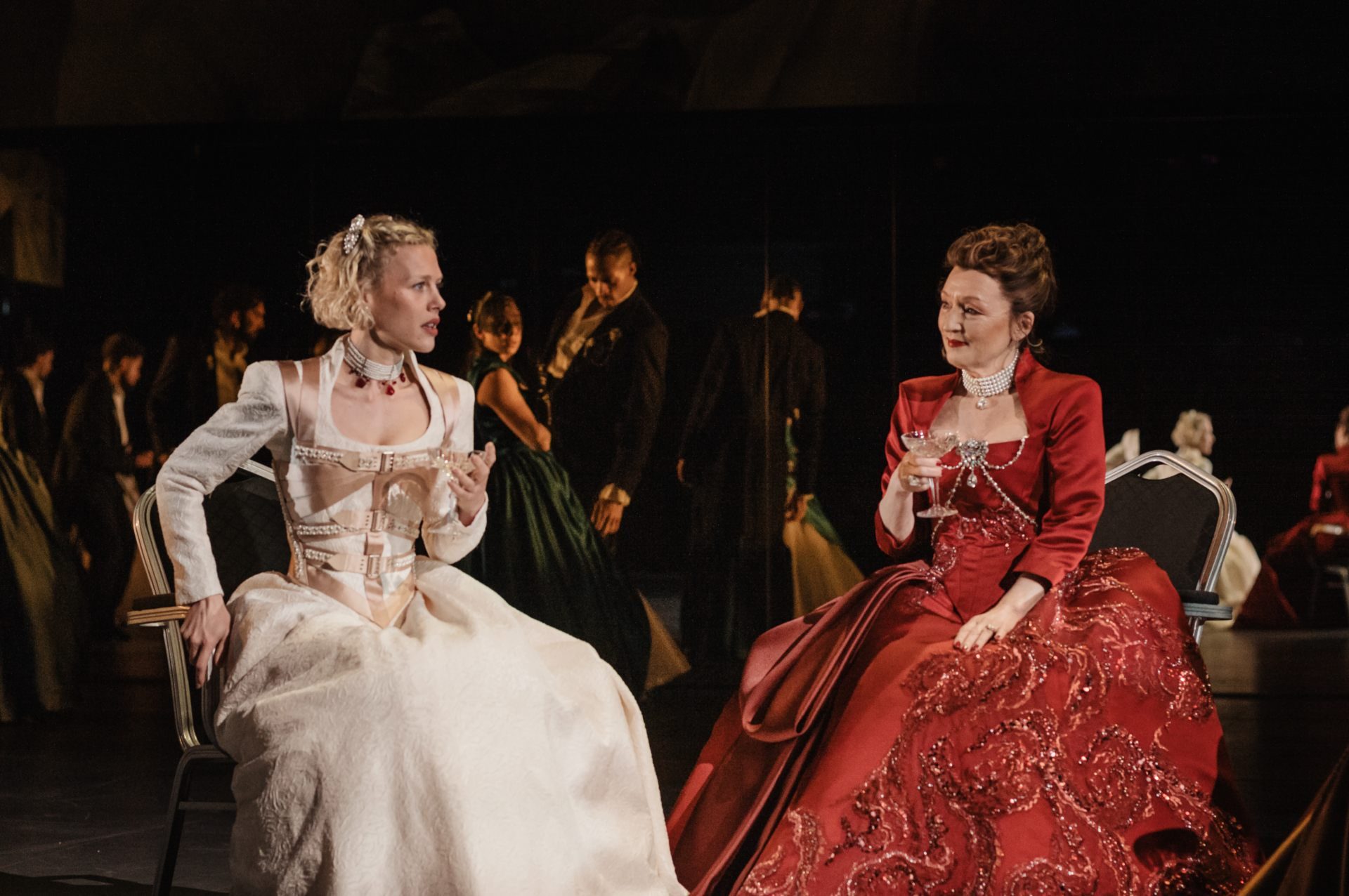 hannahvdwnetwork_lesliaisonsdangereuses_stills_28629.jpg