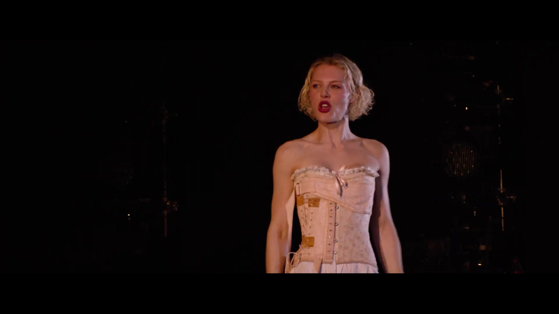 hannahvdwnetwork_lesliaisonsdangereuses_officialtrailer_000203.jpg