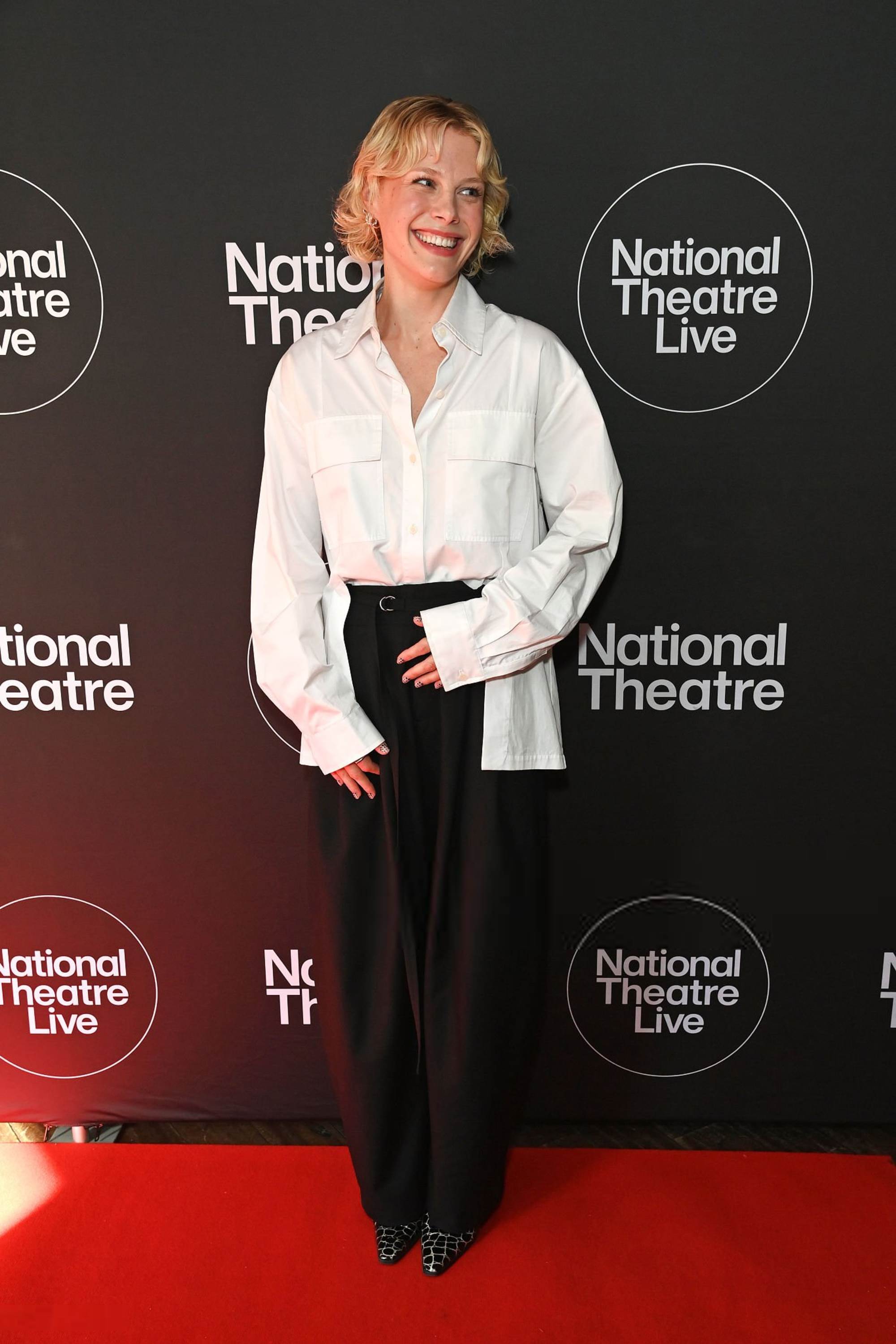 hannahvdnetwork_ntlive_premierelesliaisonsdangereuses_june26_28229.jpg