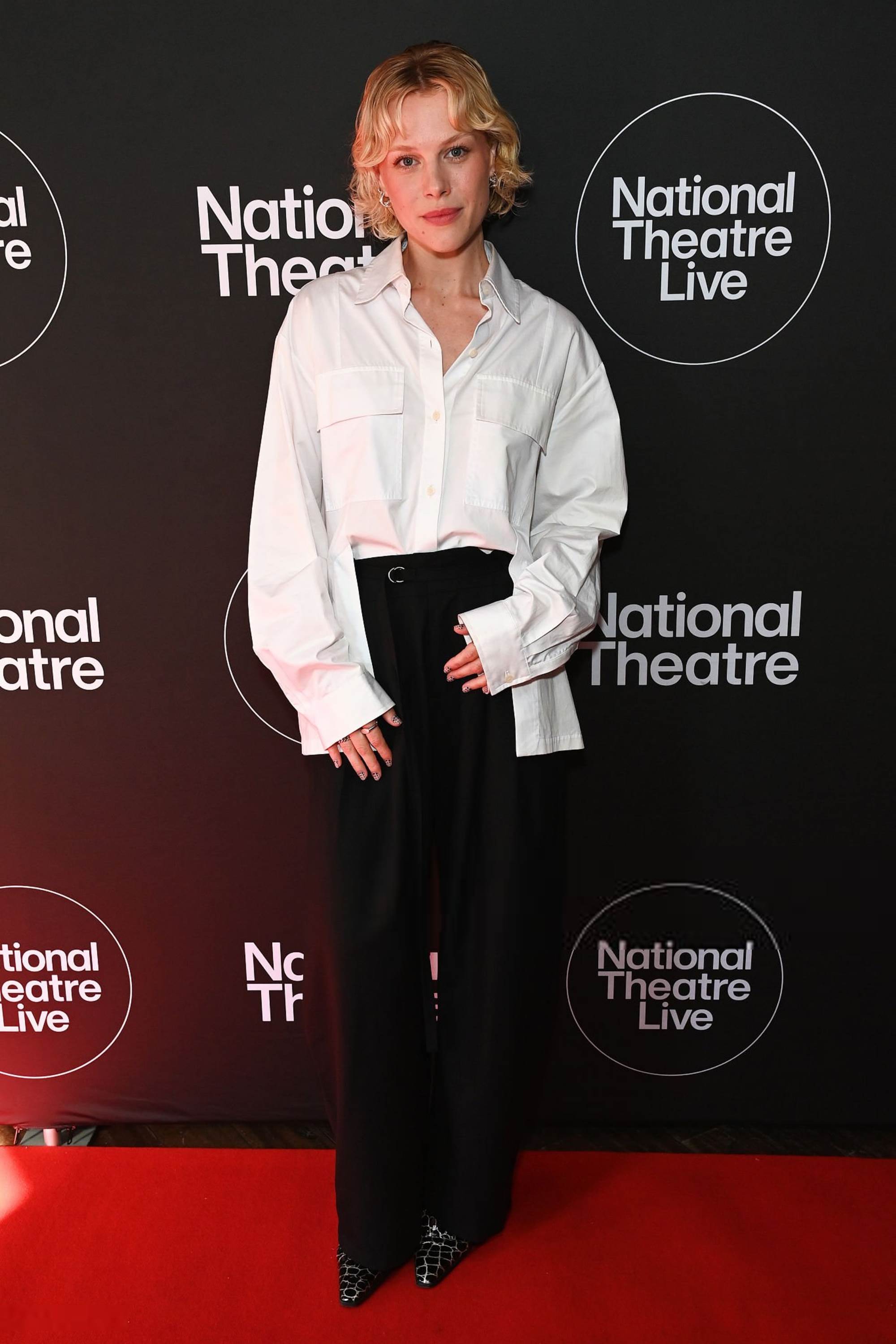 hannahvdnetwork_ntlive_premierelesliaisonsdangereuses_june26_28329.jpg