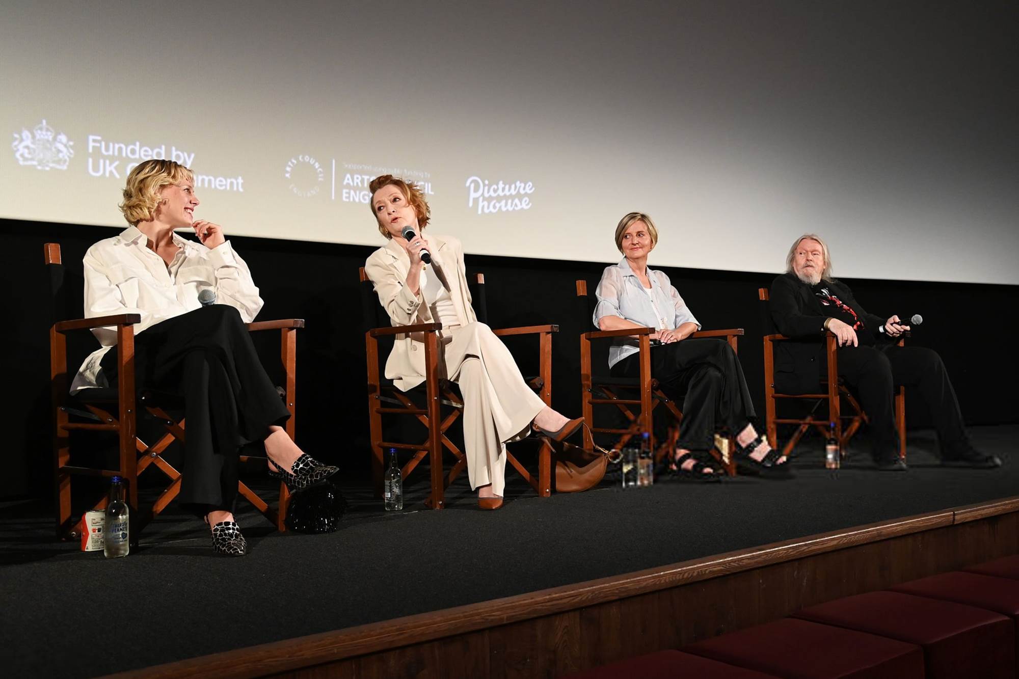 hannahvdnetwork_ntlive_premierelesliaisonsdangereuses_june26_281029.jpg