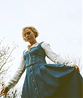 RaeFarrow_Set004.jpg