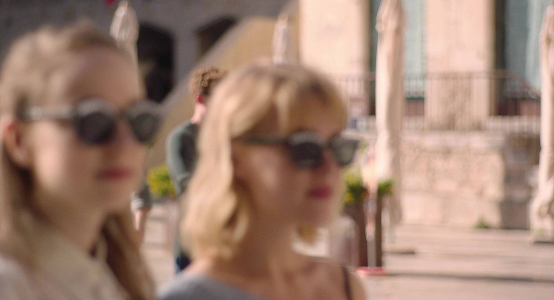 A_Little_Italian_Vacation_2021_1080p__00701.jpg