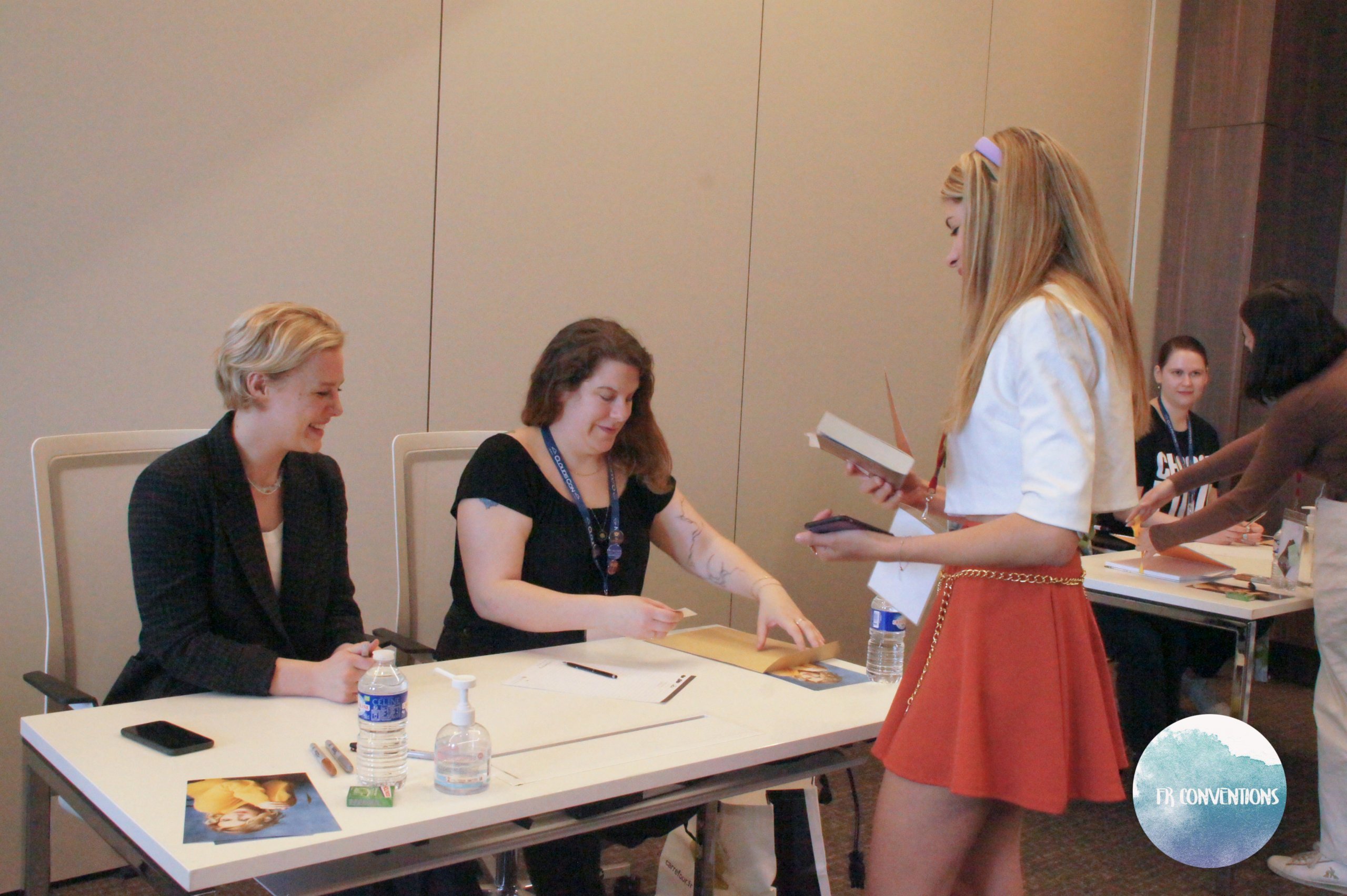 ATOW_AutographSession_28529.jpg