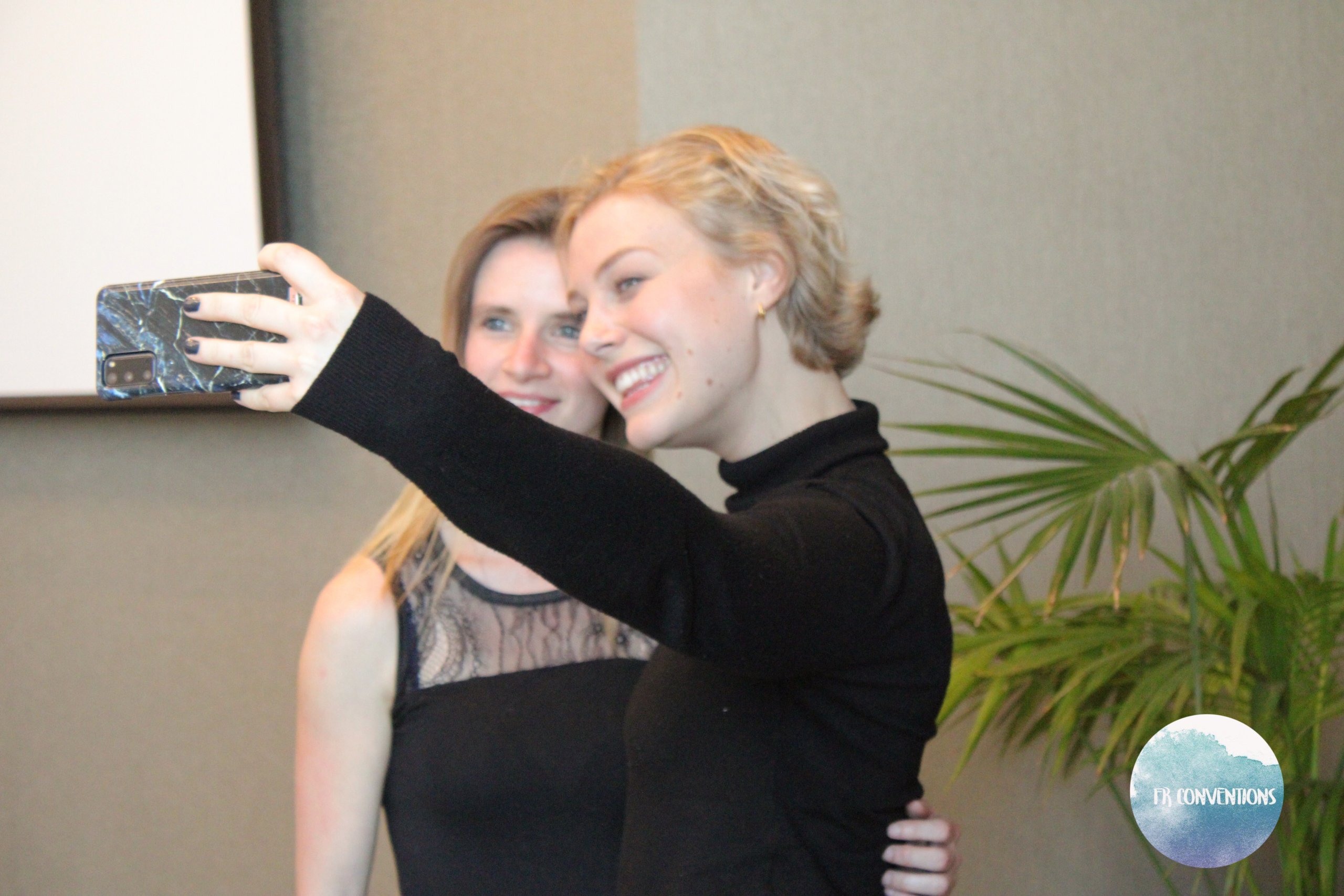 ATOW_AutographySession_May15_282329.jpg